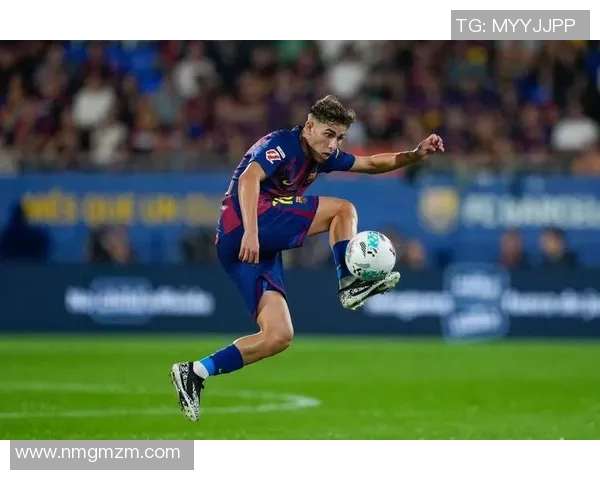 巴萨主场迎战巴伦西亚全力争胜期待精彩对决 巴萨主场迎战巴伦西亚全力争胜期待精彩对决