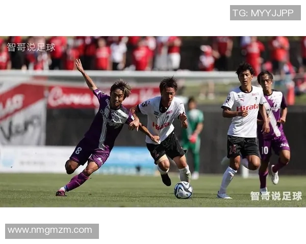 熊本深红与沥木FC的激烈对决展现足球魅力与团队精神的较量