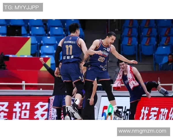 重庆极限运动队在全国街舞大赛中以74分领先积分榜展现强劲实力 重庆极限运动队在全国街舞大赛中以74分领先积分榜展现强劲实力