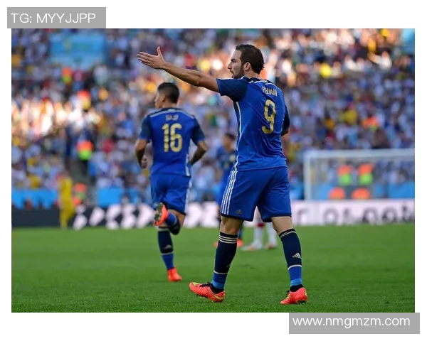 U21西班牙与意大利激战正酣青年球员展现足球未来的无限可能 U21西班牙与意大利激战正酣青年球员展现足球未来的无限可能